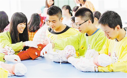 初中生報(bào)考幼師專(zhuān)業(yè)如何  就業(yè)方向有哪些