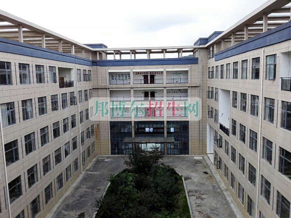 貴州商業(yè)高等?？茖W(xué)校學(xué)費(fèi)