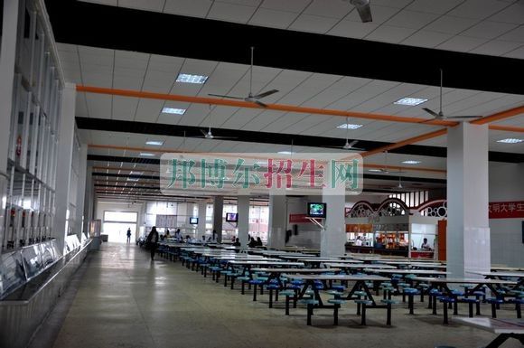 湖南商務(wù)職業(yè)技術(shù)學(xué)院宿舍條件、住宿好嗎、寢室情況