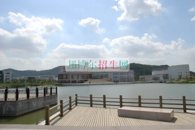 蘇州經(jīng)貿(mào)職業(yè)技術學院學費