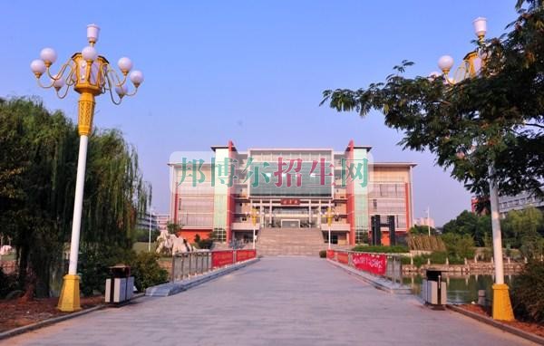 江蘇商貿職業(yè)學院招生辦聯(lián)系電話
