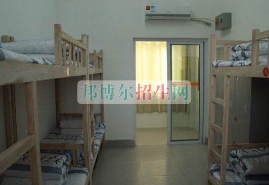 平?jīng)鲠t(yī)學(xué)高等?？茖W(xué)校