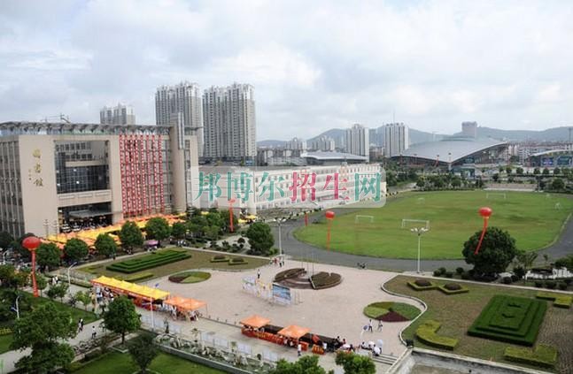 安徽工貿(mào)職業(yè)技術(shù)學院網(wǎng)站網(wǎng)址