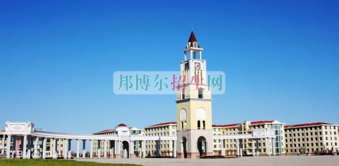 烏蘭察布職業(yè)學院?？圃盒閹讓? width=