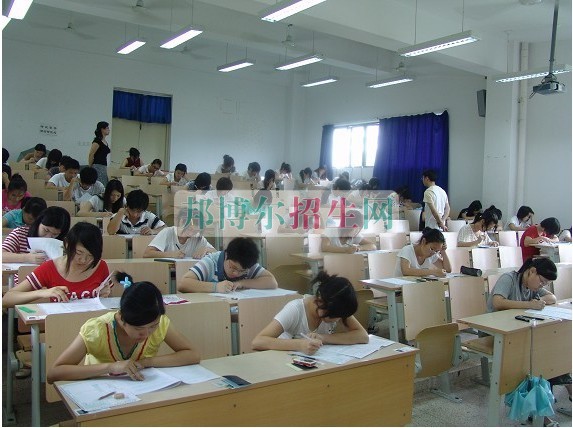 中?？粘嗽趺纯即髮? width=
