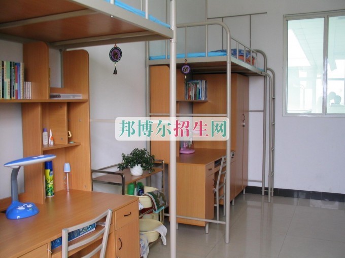 上中?？梢钥即髮W(xué)嗎