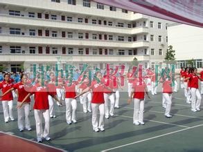 中等?？剖侵袑? width=