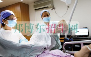 哪些大專學(xué)校有助產(chǎn)護理