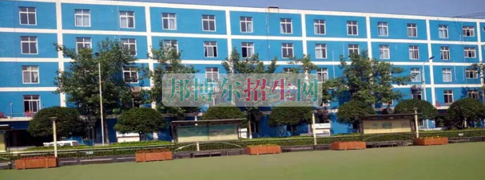成都比較好的航空服務(wù)大專(zhuān)院校