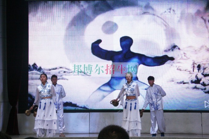 天府新區(qū)成人中等專業(yè)學校“美好新區(qū)，千年廣都”