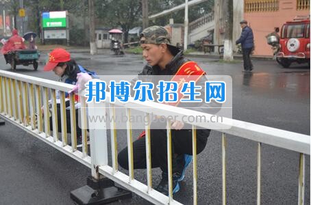 四川省檔案學校學雷鋒志愿服務(wù)啟動儀式