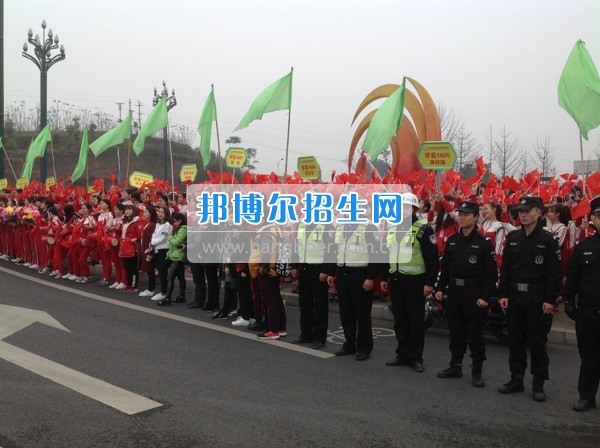 四川省宜賓市南溪區(qū)職業(yè)高級(jí)中學(xué)校學(xué)前教育齊拉練，共踏春風(fēng)迎春景