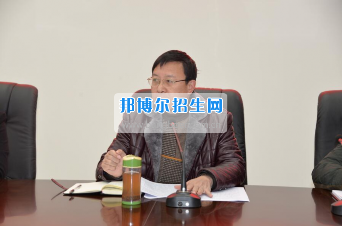 川南幼兒師范高等?？茖W(xué)校召開安全穩(wěn)定工作形勢研判會