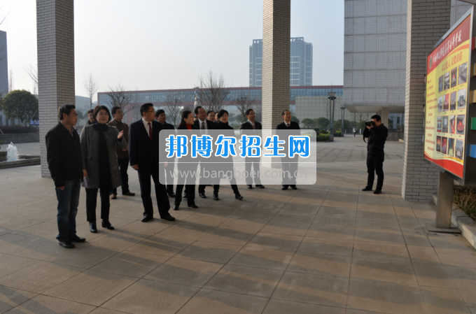 川南幼兒師范高等?？茖W校迎接隆昌縣創(chuàng)建第四屆省級文明城市測評組考評
