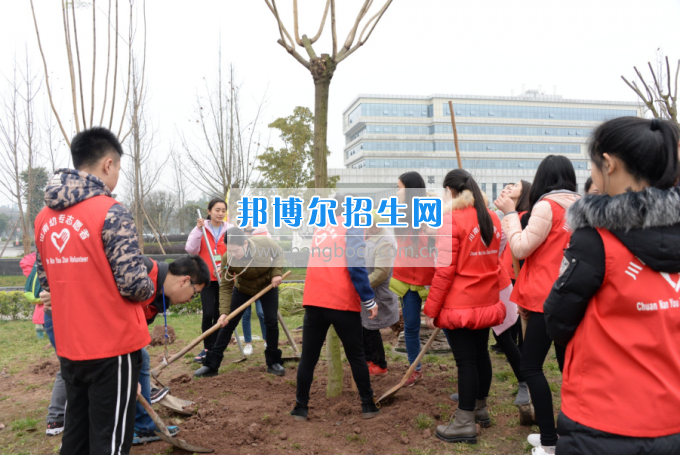 川南幼兒師范高等?？茖W(xué)校開展“感恩”主題教育活動(dòng)培養(yǎng)學(xué)生良好道德品質(zhì)