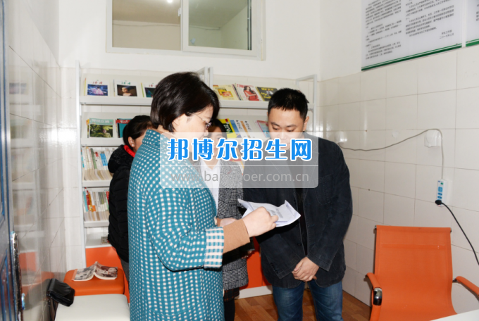 川南幼兒師范高等?？茖W(xué)校黨團(tuán)工作站、圖書(shū)漂流站在學(xué)生公寓正式運(yùn)行