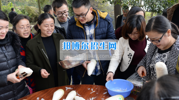 川南幼兒師范高等?？茖W校舉行慶祝國際勞動婦女節(jié)活動