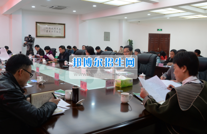 市委常委、宣傳部長潘梅到川南幼兒師范高等專科學(xué)校調(diào)研思想政治工作