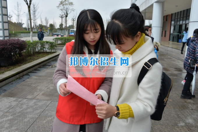 川南幼兒師范高等?？茖W(xué)校舉行“3·15”消費(fèi)者權(quán)益日宣傳活動(dòng)