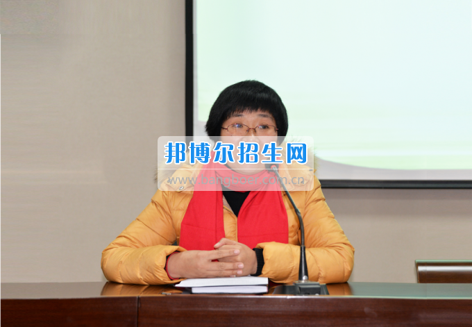 川南幼兒師范高等?？茖W(xué)校召開輔導(dǎo)員班主任工作例會(huì)加強(qiáng)和改進(jìn)學(xué)生思想政治工作