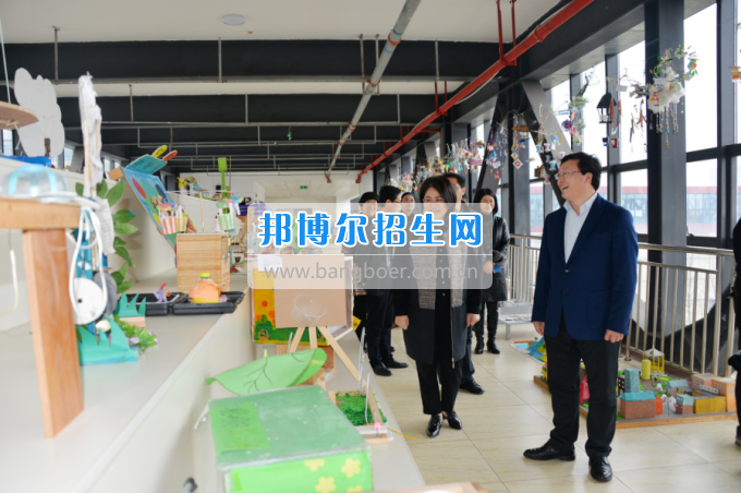 川南幼兒師范高等?？茖W(xué)校作“互聯(lián)網(wǎng)+教育”專題報(bào)告