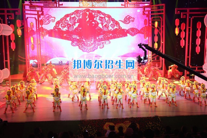 川北幼兒師范高等?？茖W(xué)校參演廣元春晚 服務(wù)地方文化