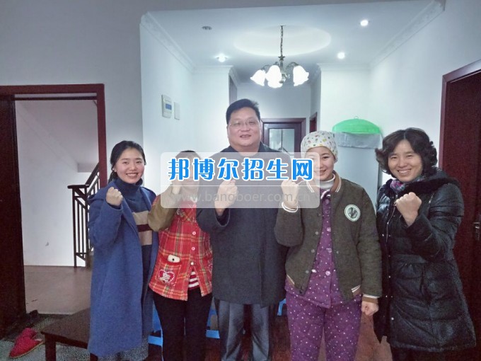 重慶航天職業(yè)技術學院關心學生生活、關注學生成長