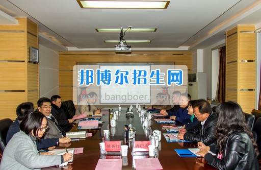 興義民族師范學(xué)院劉照惠校長率隊到省屬高?？疾旌笄诠芾砉ぷ? width=