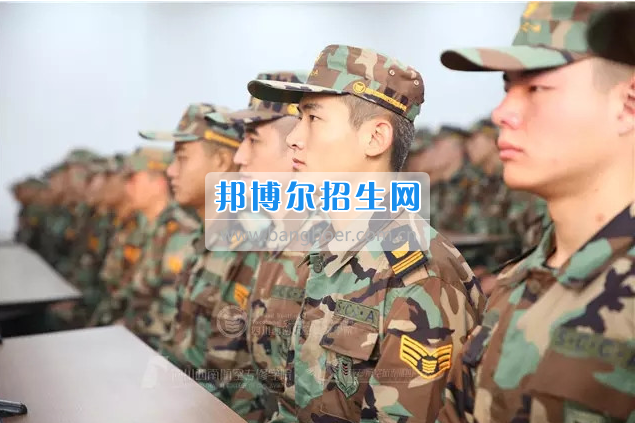 川航等5家航空公司165名安全員齊聚成都航空旅游職業(yè)學校，打造一流空中安全衛(wèi)士