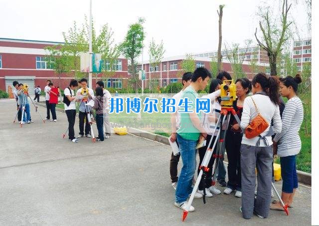 成都有建筑裝飾工程技術(shù)專(zhuān)業(yè)學(xué)校嗎