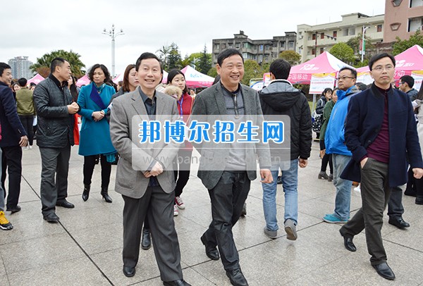內(nèi)江師范學(xué)院舉辦2017年師范類(lèi)學(xué)生春季就業(yè)實(shí)習(xí)專(zhuān)場(chǎng)雙選會(huì)