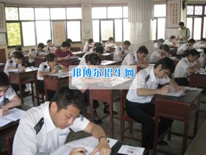 2017年春民航業(yè)特有工種職業(yè)技能鑒定在綿陽航空職業(yè)學(xué)校舉行。