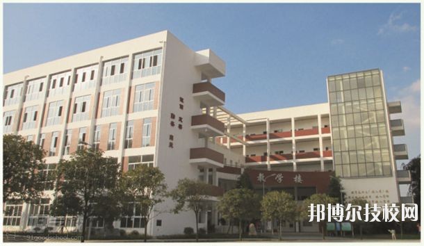 四川經(jīng)濟貿(mào)易學(xué)校2018年報名條件、招生對象
