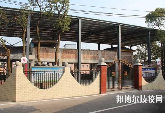 重慶工商學(xué)校2020年報(bào)名條件、招生要求、招生對(duì)象