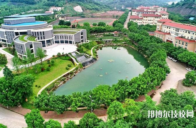 重慶女子職業(yè)高級中學2020年報名條件、招生要求、招生對象