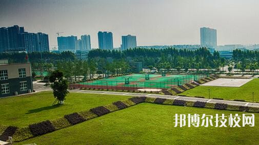 重慶城市建設(shè)技工學(xué)校2020年報名條件、招生要求、招生對象