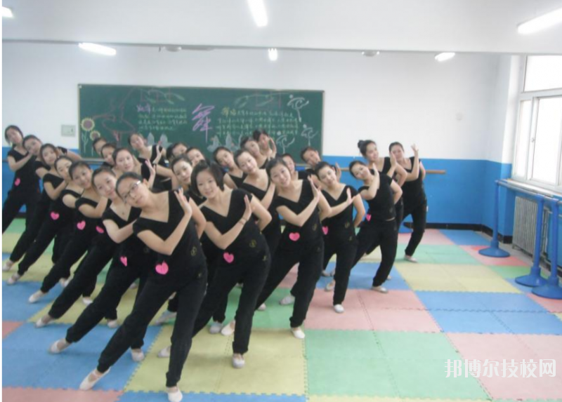 長順中等職業(yè)學(xué)校2020年學(xué)費、收費多少