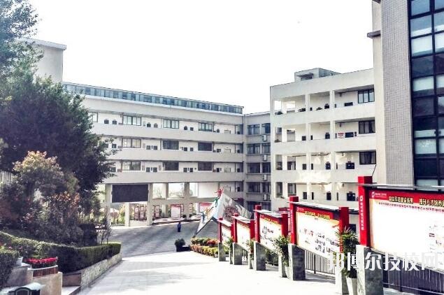 重慶輕工業(yè)學(xué)校2020年報(bào)名條件、招生要求、招生對(duì)象