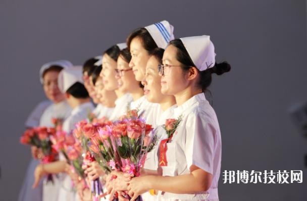 溫州護士學(xué)校2020年學(xué)費、收費標準