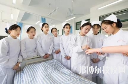 溫州護士學(xué)校2020年報名條件、招生要求、招生對象