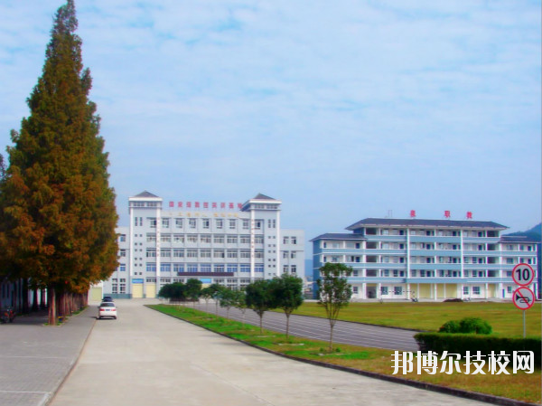 石泉縣職業(yè)教育中心2020年報名條件、招生要求、招生對象