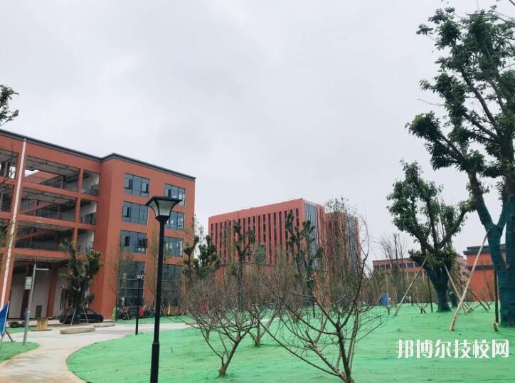 重慶五一高級技工學校2020年報名條件、招生要求、招生對象