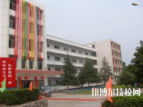 江西通用技術(shù)工程學(xué)校2020年報(bào)名條件、招生要求、招生對(duì)象