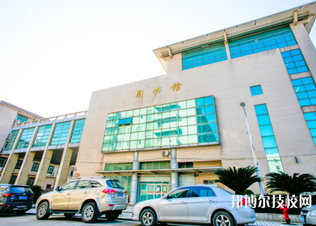 江西機(jī)械高級(jí)技工學(xué)校2020年報(bào)名條件、招生要求、招生對(duì)象