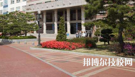 張掖市育才技工學(xué)校2020年報(bào)名條件、招生要求、招生對象