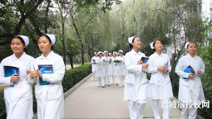 重慶渝東衛(wèi)生學校2020年報名條件、招生要求、招生對象