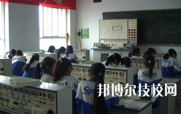 平?jīng)鲂畔⒐こ虒W校怎么樣、好不好