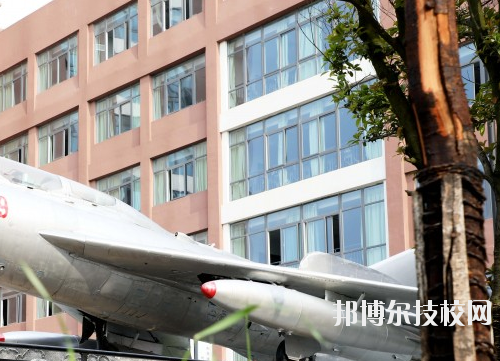 貴州航空工業(yè)技師學(xué)院2020年招生辦聯(lián)系電話(huà)