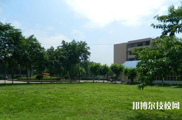 成都廣播電視中等專業(yè)學(xué)校2020年報(bào)名條件、招生要求、招生對(duì)象