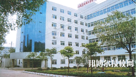 國(guó)營(yíng)八二一廠技工學(xué)校2020年報(bào)名條件、招生要求、招生對(duì)象